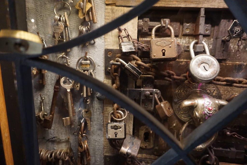 2018 - Exhibition Hoosesaggmuseum Basel - Key